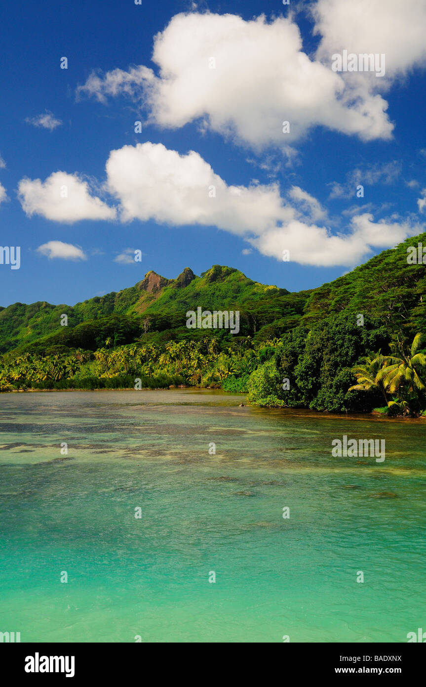 Überblick über die Bucht, Huahine, Französisch-Polynesien Stockfoto