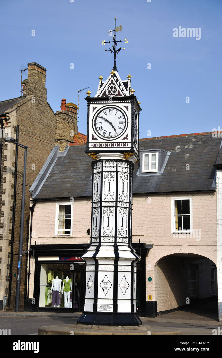 Viktorianische Uhrturm, Marktplatz, Downham Market, Norfolk, England, Vereinigtes Königreich Stockfoto