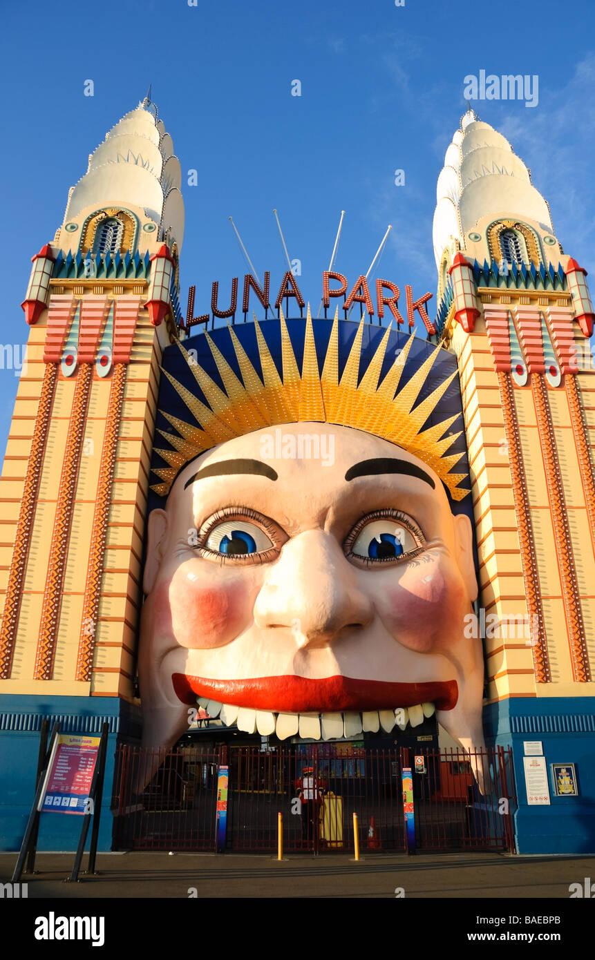 Die großen, lächelnd, glückliches Gesicht, das bildet den Eingang zum Luna Park, Sydney, Australien. Stockfoto