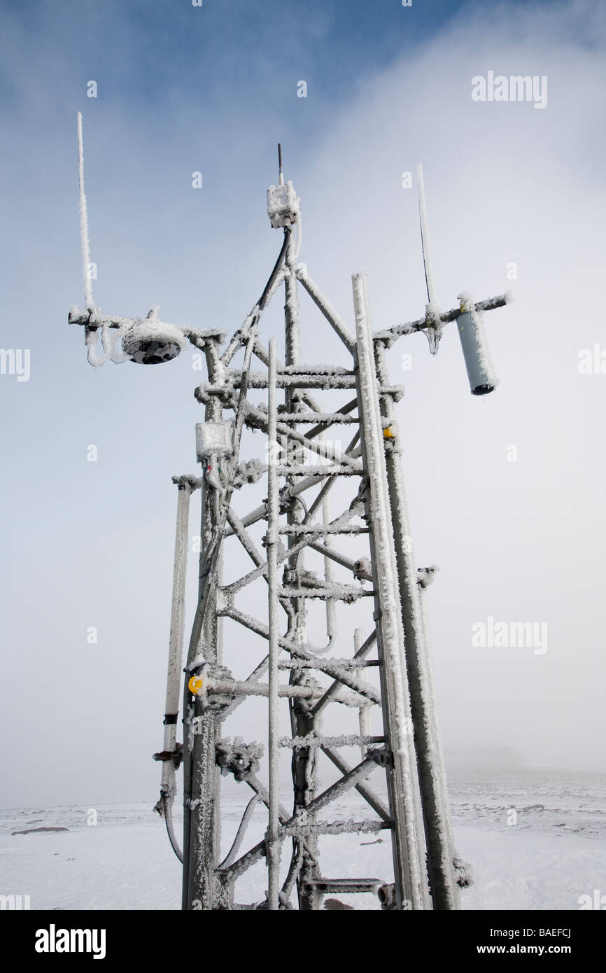 Eine automatische Wetterstation auf dem Gipfel des Cairngorm Scotland UK Stockfoto