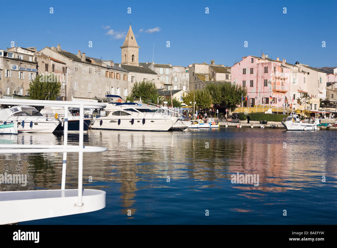 Blick auf Hafen von St Florent Korsika Frankreich Stockfoto