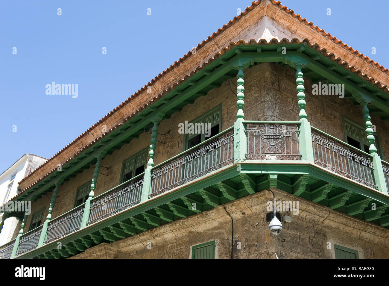 Alten kolonialen auskragenden Balkon in Havanna Vieja, die Altstadt Stockfoto