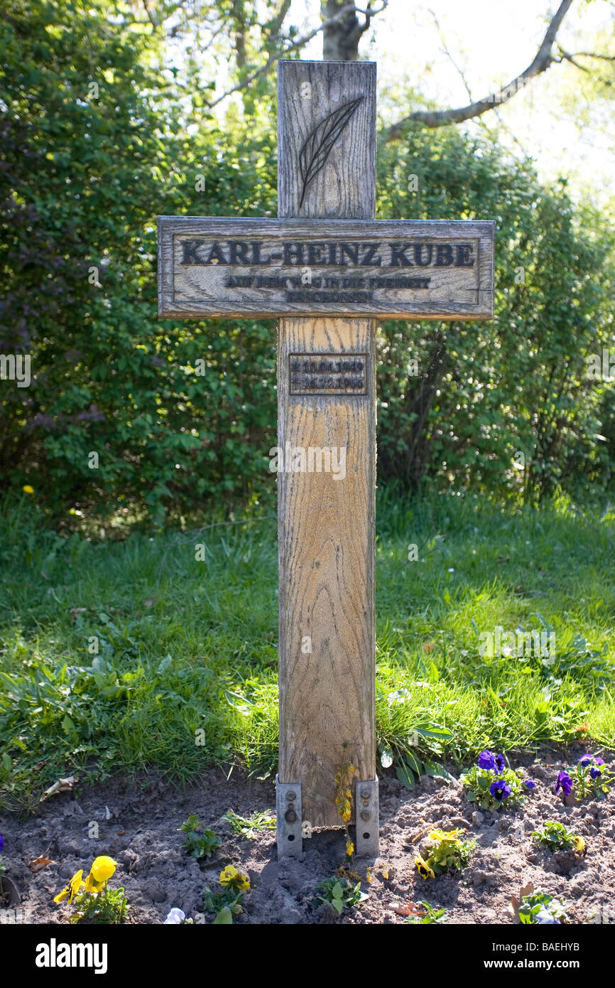 Holzkreuz zur Erinnerung an Karl Heinz Kube, Berliner Mauer Opfer, Deutschland Stockfoto