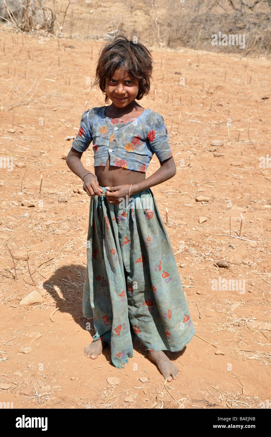 Wüste Kind vom Stamm Bhil in Gujarat Stockfoto