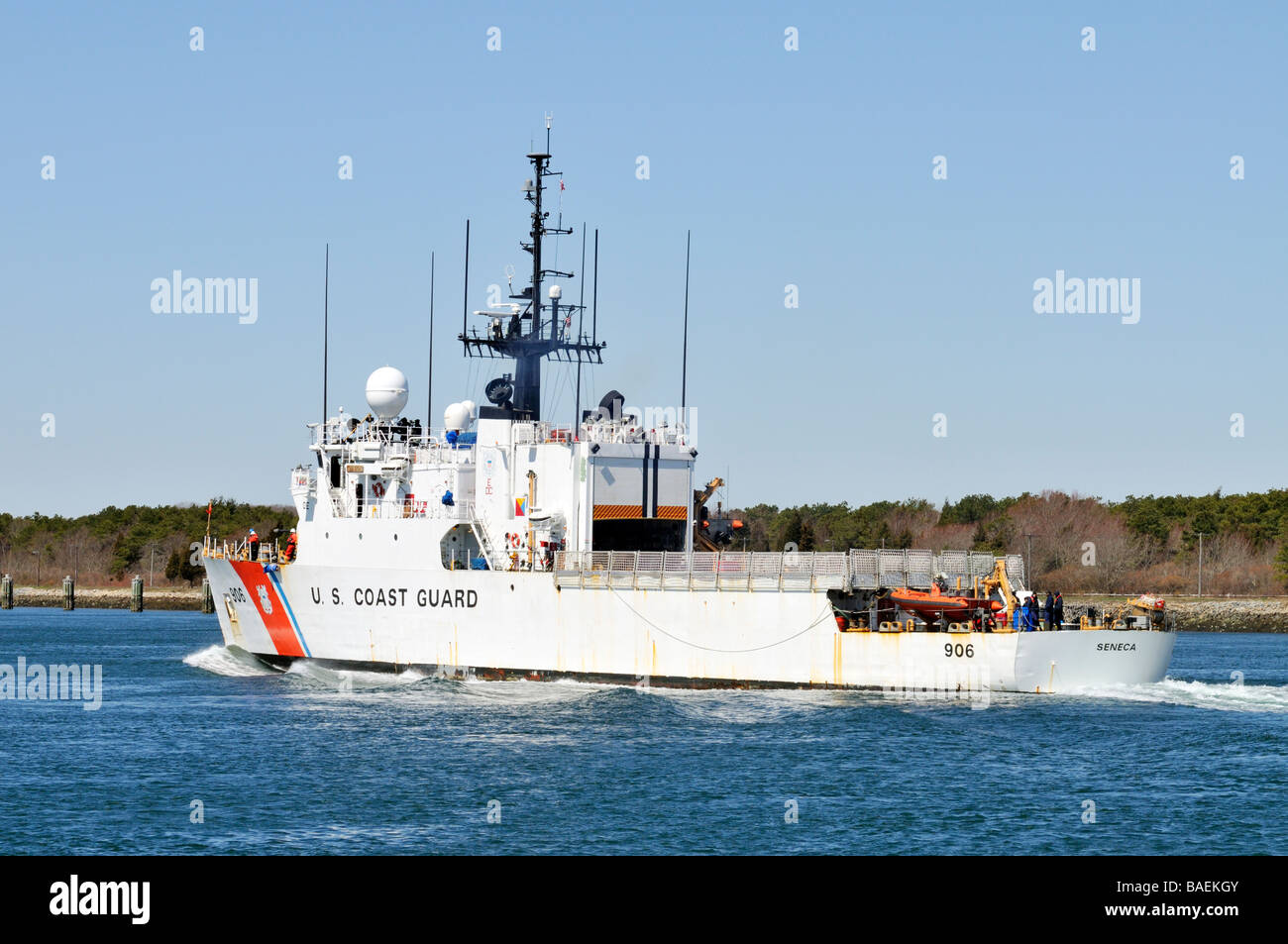 US "Coast Guard" Seneca-Schiff "Cape Cod Canal" auf der Durchreise Stockfoto