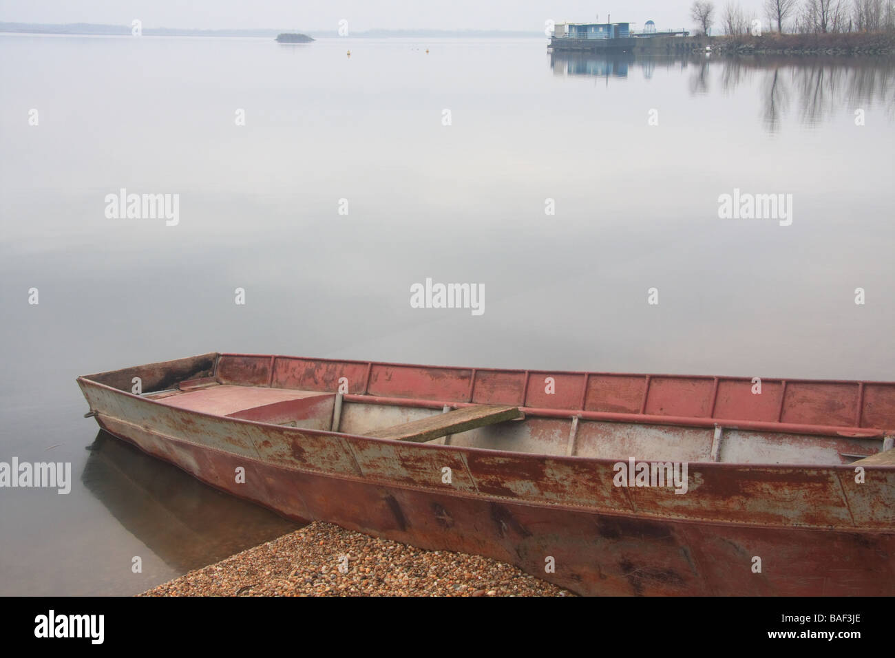 Fisihing Boote auf dem Damm-Kanal Donau, Südslowakei Stockfoto