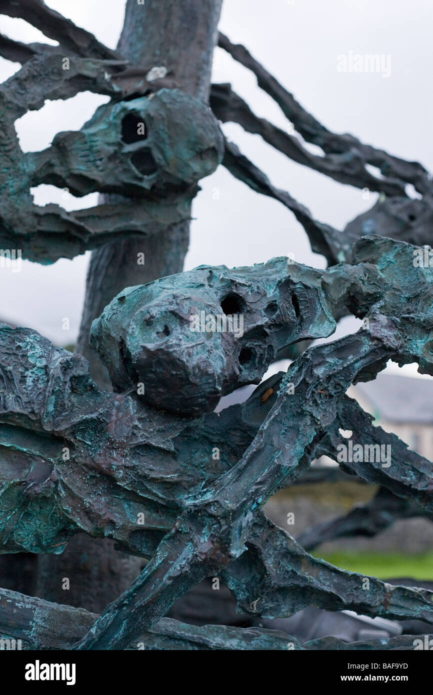 Hungersnot Schiff Skelette. Detail aus der Hungersnot Schiff Denkmal, eine Bronzeskulptur von John Behan Stockfoto