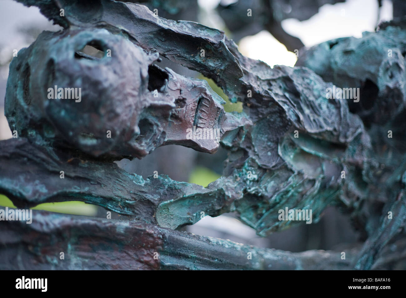 Hungersnot Schiff Skelett. Detail aus der Hungersnot Schiff Denkmal, eine Bronzeskulptur von John Behan, zeigt einen Schädel und Brustkorb Stockfoto