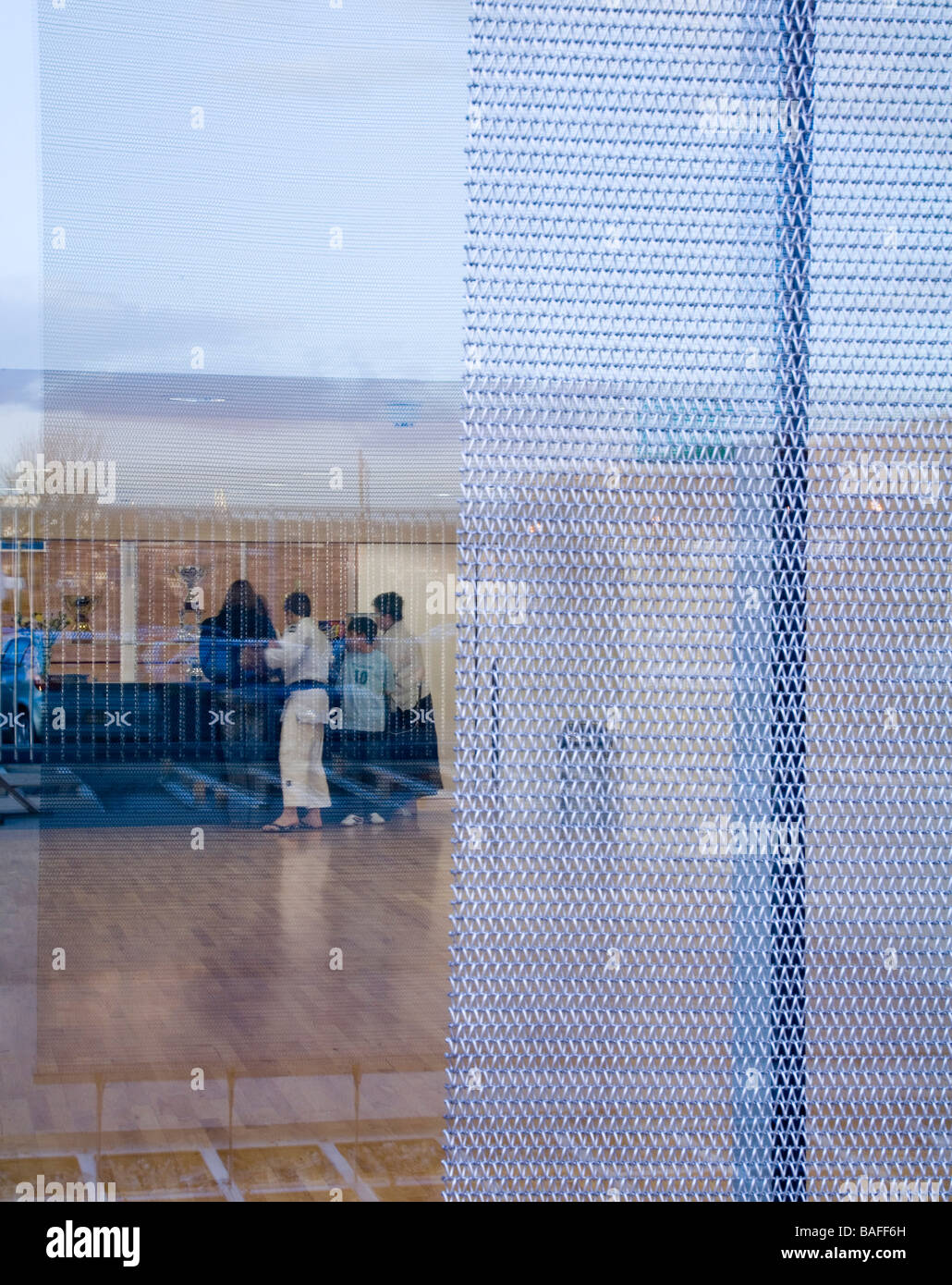 Dartford Judo Club, Dartford, Vereinigtes Königreich, stellen Architekten, Dartford Judo Club Blick in Dämmerung. Stockfoto