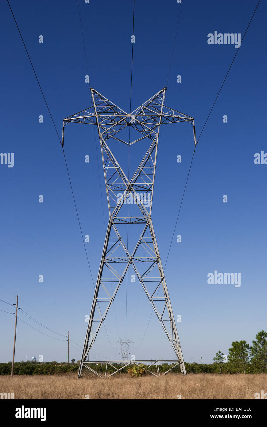 Hochspannung Power Grid-Tower, Lake Wales, Florida. Stockfoto