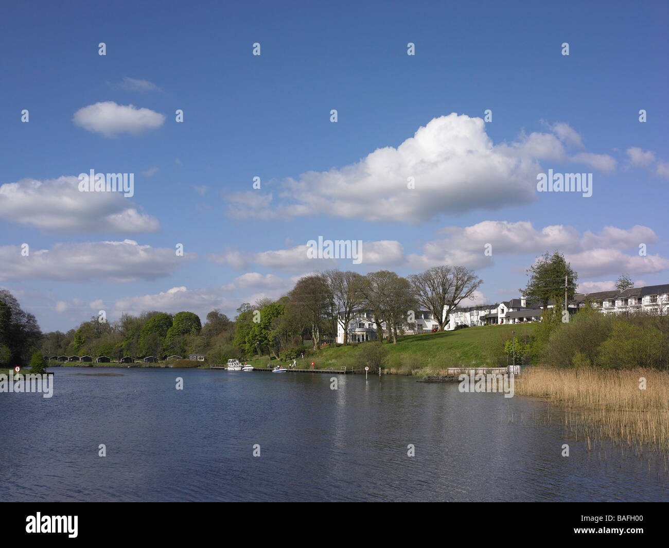 Die Killyhevlin Hotels und Chalets, direkt am Ufer des Lough Erne, in der Nähe von Enniskillen Stockfoto