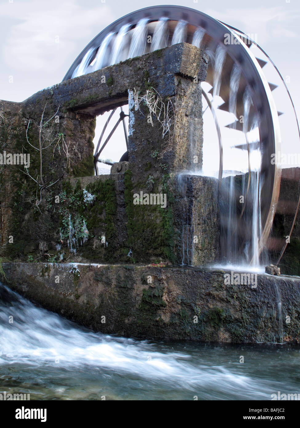 Bewässerung-Wasser-Rad am Trebisnjica Fluss Bosnien und Herzegowina Republik von Srpska Trebinje Stockfoto