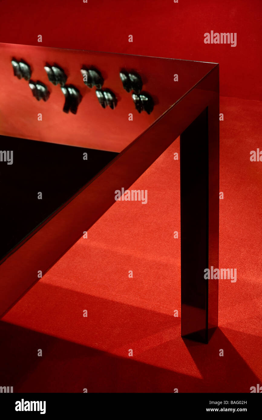 Kurt Geiger, London, Vereinigtes Königreich, fand Associates, Kurt Geiger abfallenden anzeigen Detail. Stockfoto