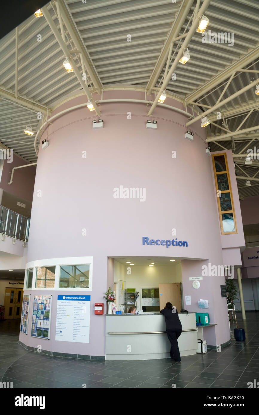Die Rezeption der modernen Nuffield Orthopaedic Hospital, Oxford, UK Stockfoto