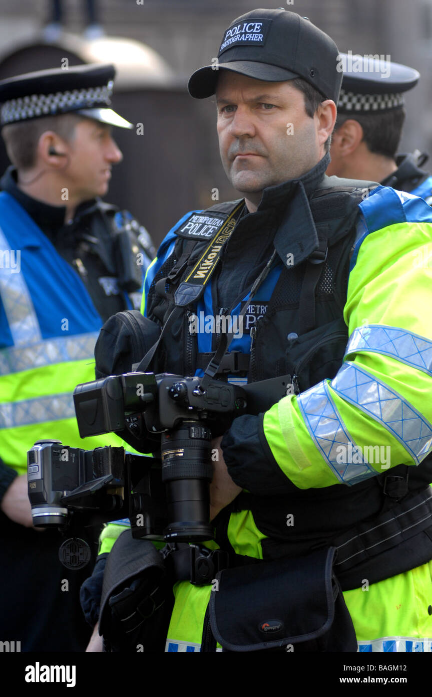 Polizeiliche Überwachung Offizier, G20-Gipfel, London, England, UK Stockfoto