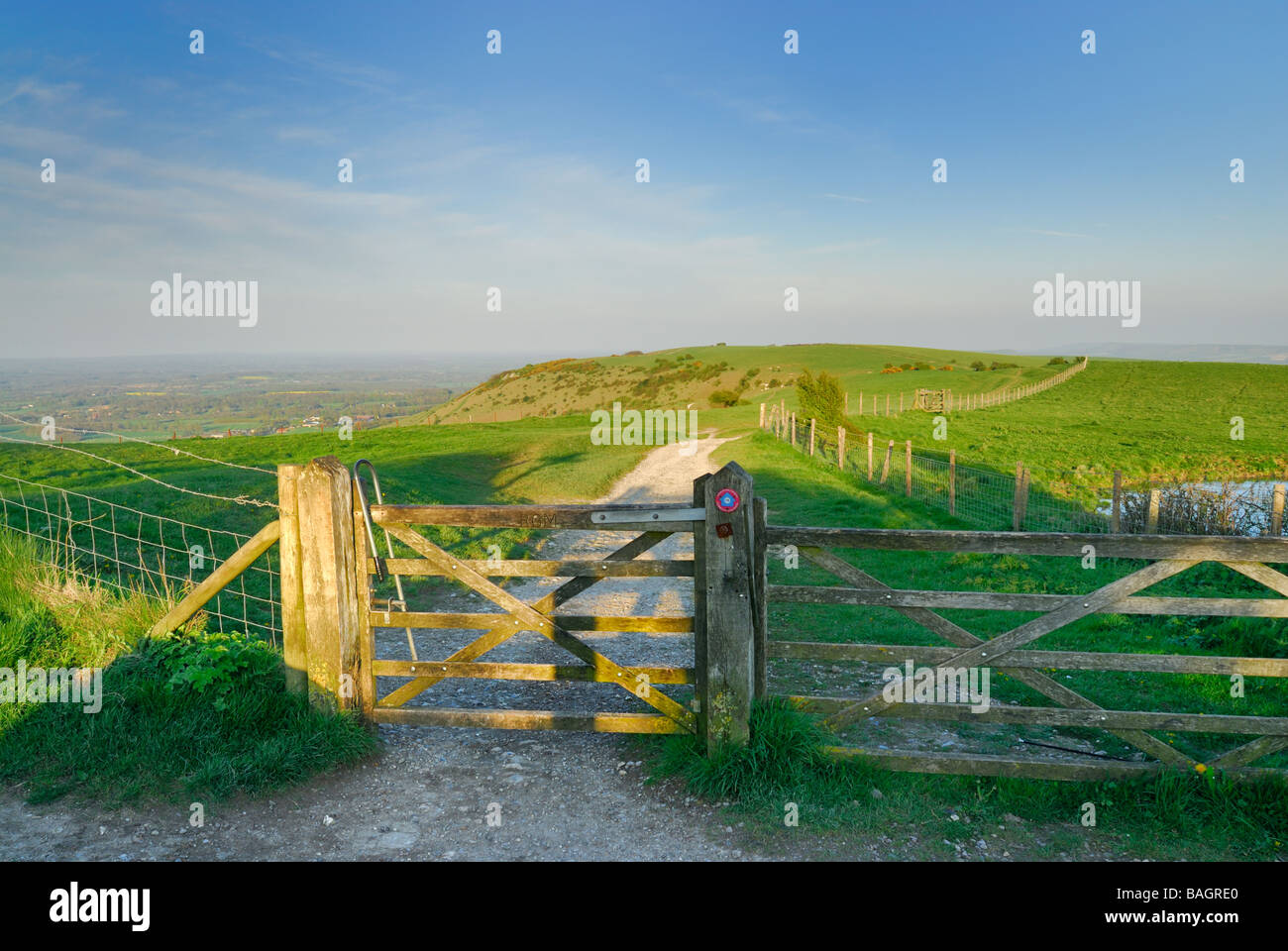 Öffentlichen Wanderweg in der Nähe der Ditchling Leuchtfeuer in den South Downs England UK Stockfoto