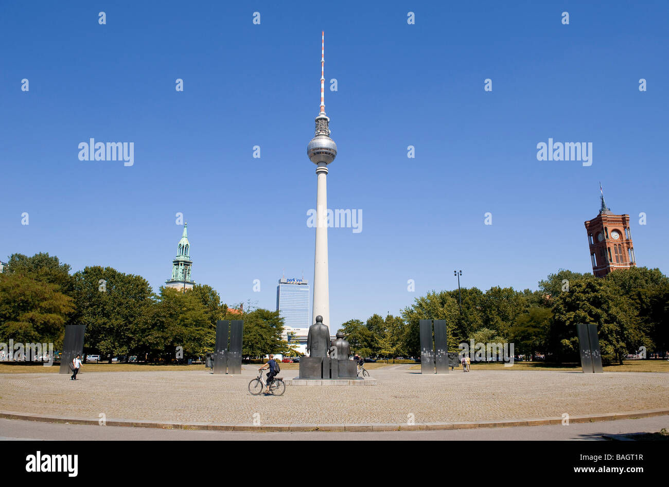 Deutschland, Berlin, Bezirk Mitte, anstelle von Marx-Engels-Forum (ehemalige DDR) und der Fernsehturm Stockfoto