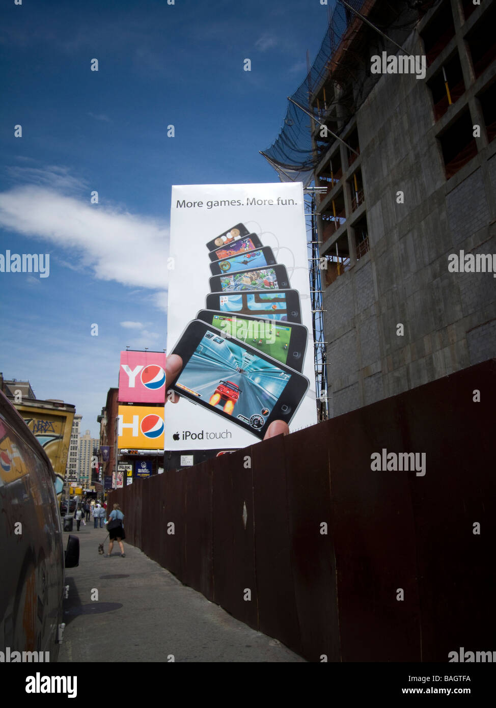 Werbung für den beliebten Apple iPod Touch im New Yorker Viertel NoHo Stockfoto