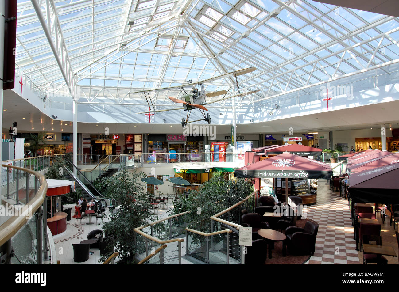 Atrium, Fürsten Mead Einkaufszentrum, Farnborough, Hampshire, England, Vereinigtes Königreich Stockfoto