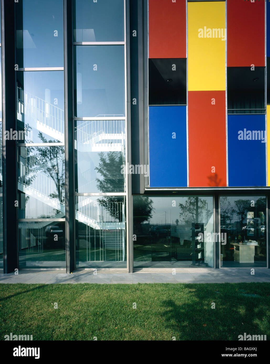 Zentrum Esplai, Barcelona, Spanien, Carlos Ferrater - Nuria Ayala, Centre Esplai äußere Detail. Stockfoto