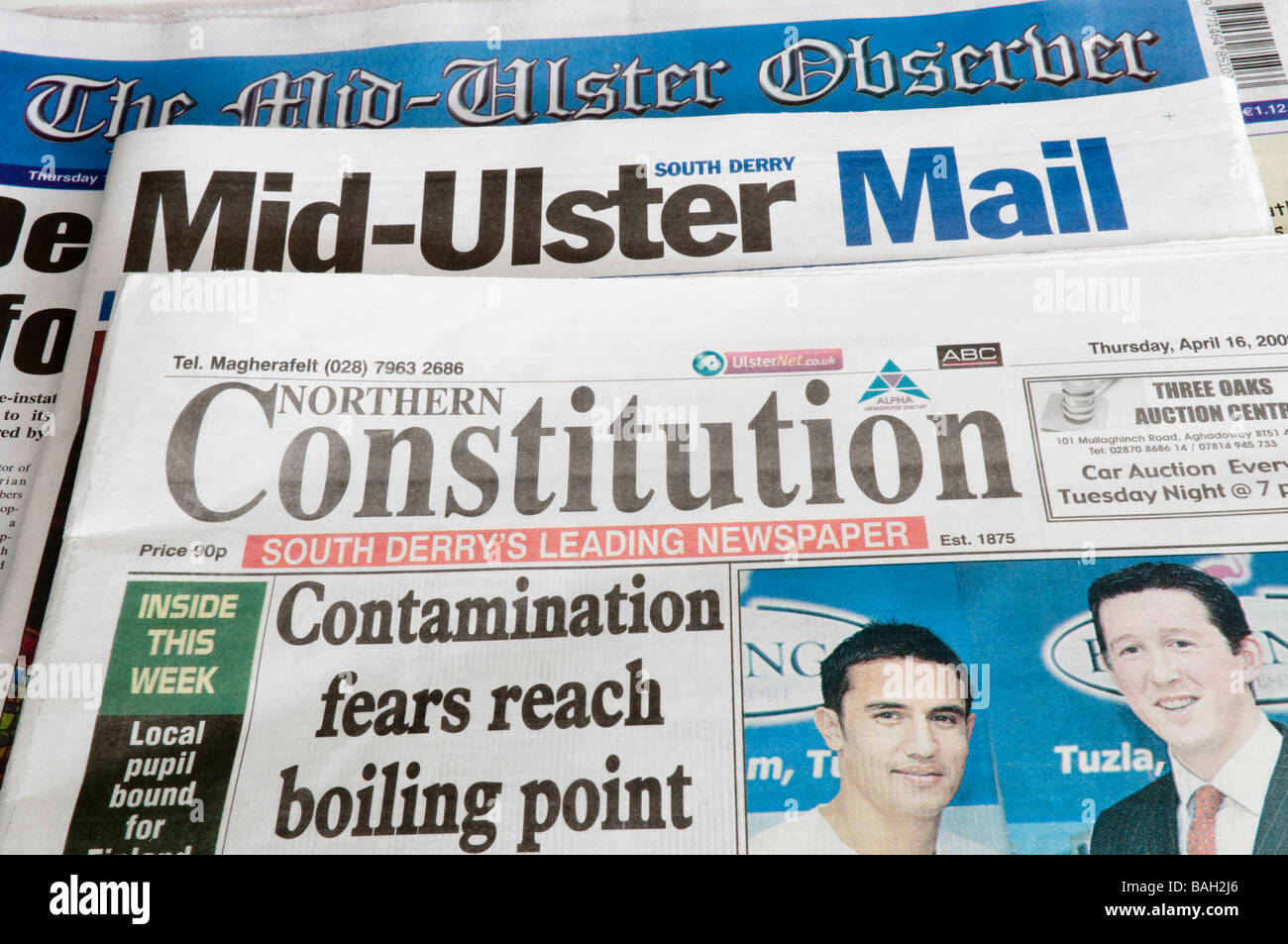 Auswahl an lokalen Zeitungen von Mid Ulster, South Derry Stockfoto