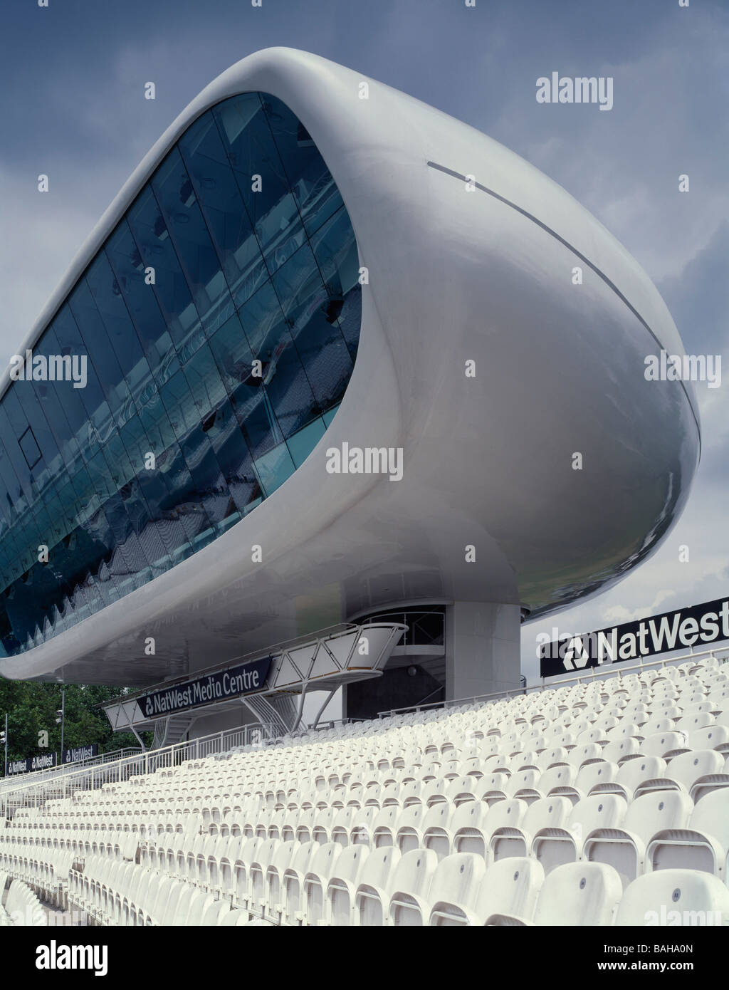 NAT West Medien Zentrum-Lords Cricket ground Porträt Schrägansicht von außen Stockfoto