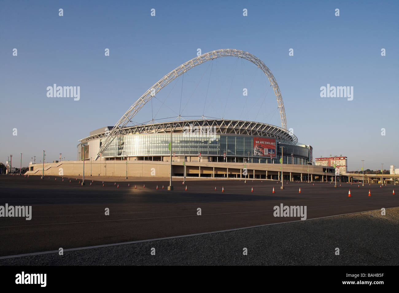 Wembley Stadion totale vom Parkplatz Stockfoto