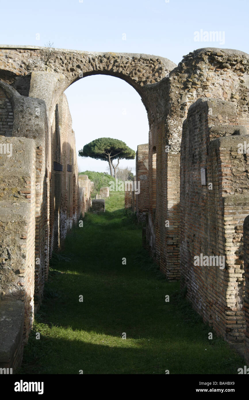 römische Ruinen in der alten Stadt von Ostia Antica, Italien Stockfoto