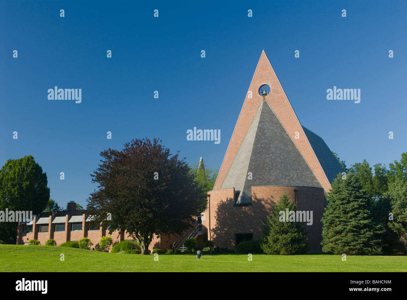 Columbus Indiana Architektur First Baptist Church 1965 von Architekt Harry weese gebaut. National Historic Landmark Stockfoto