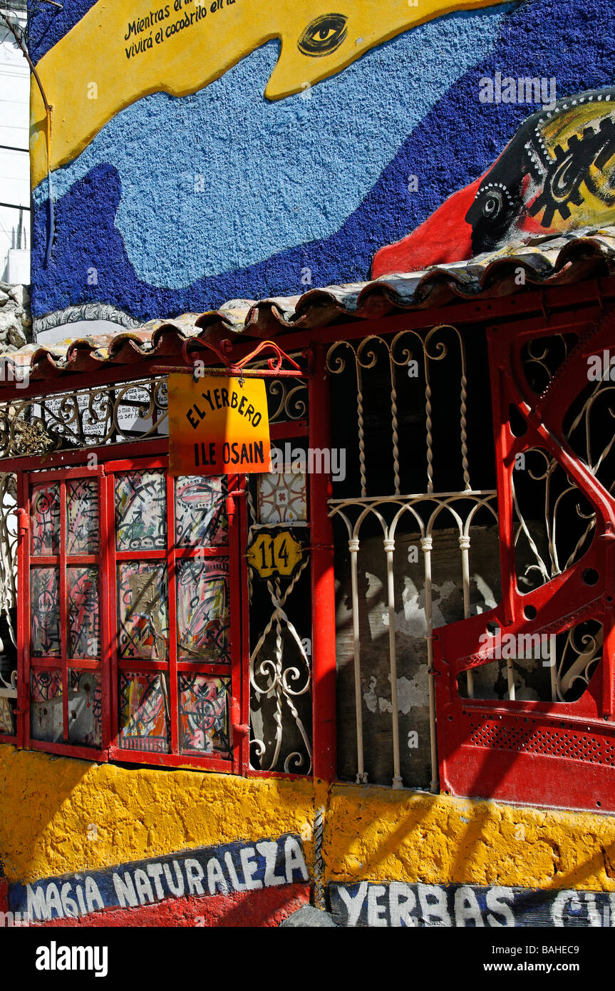 Bunte Herbalist Shop, el Yerbero, Callejon de Hamel, Havanna, Kuba Stockfoto