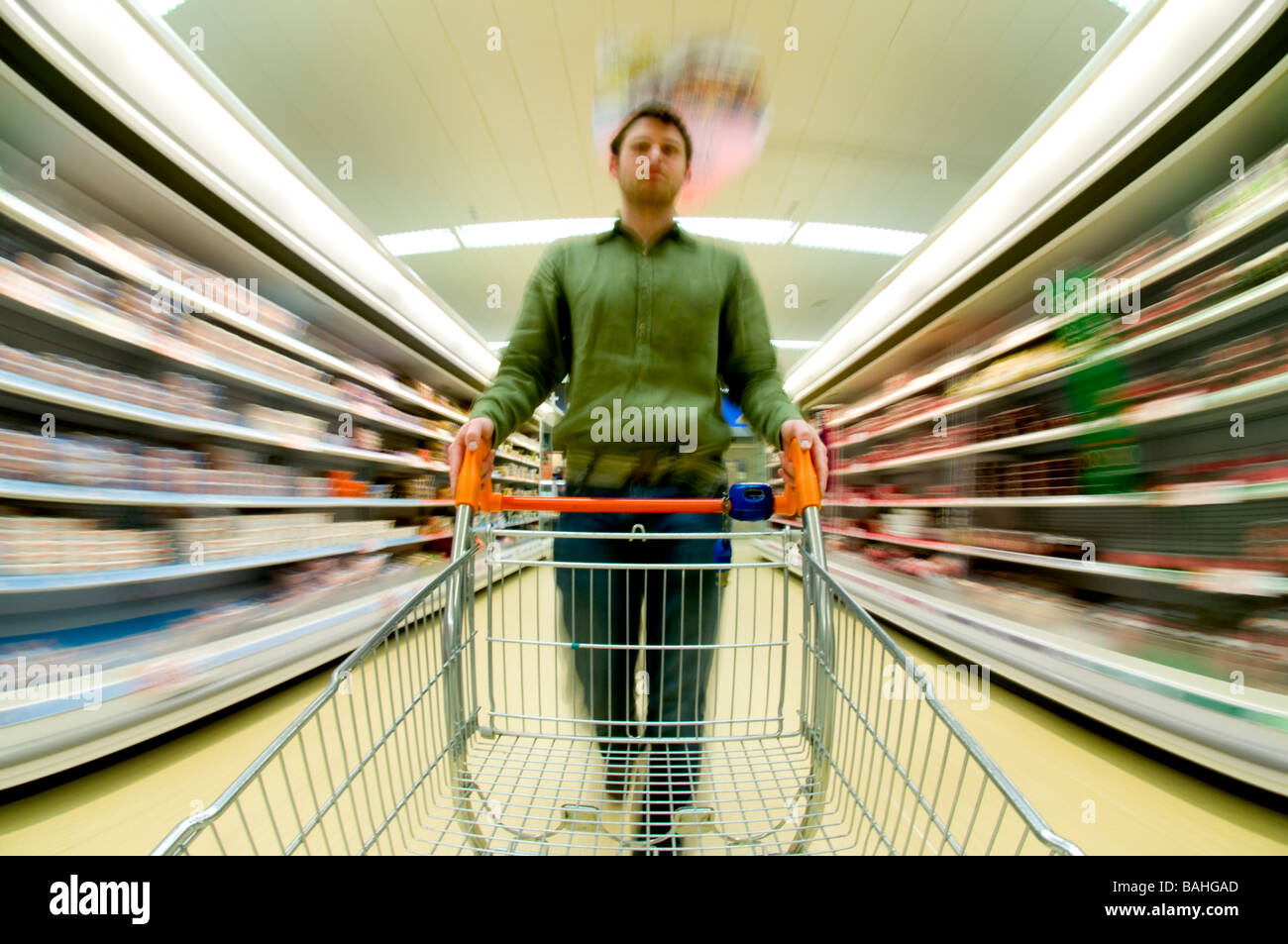 Supermarkt einkaufen, UK Stockfoto