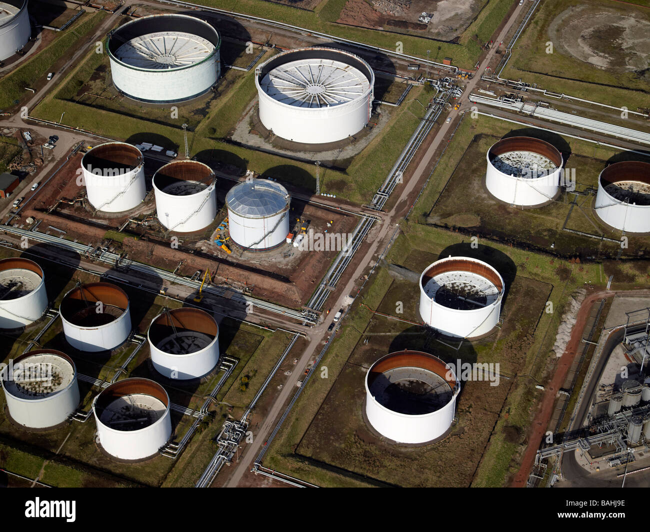 Öltanks, Öl Nuklearkraftwerken, Stanlow, North West England Stockfoto