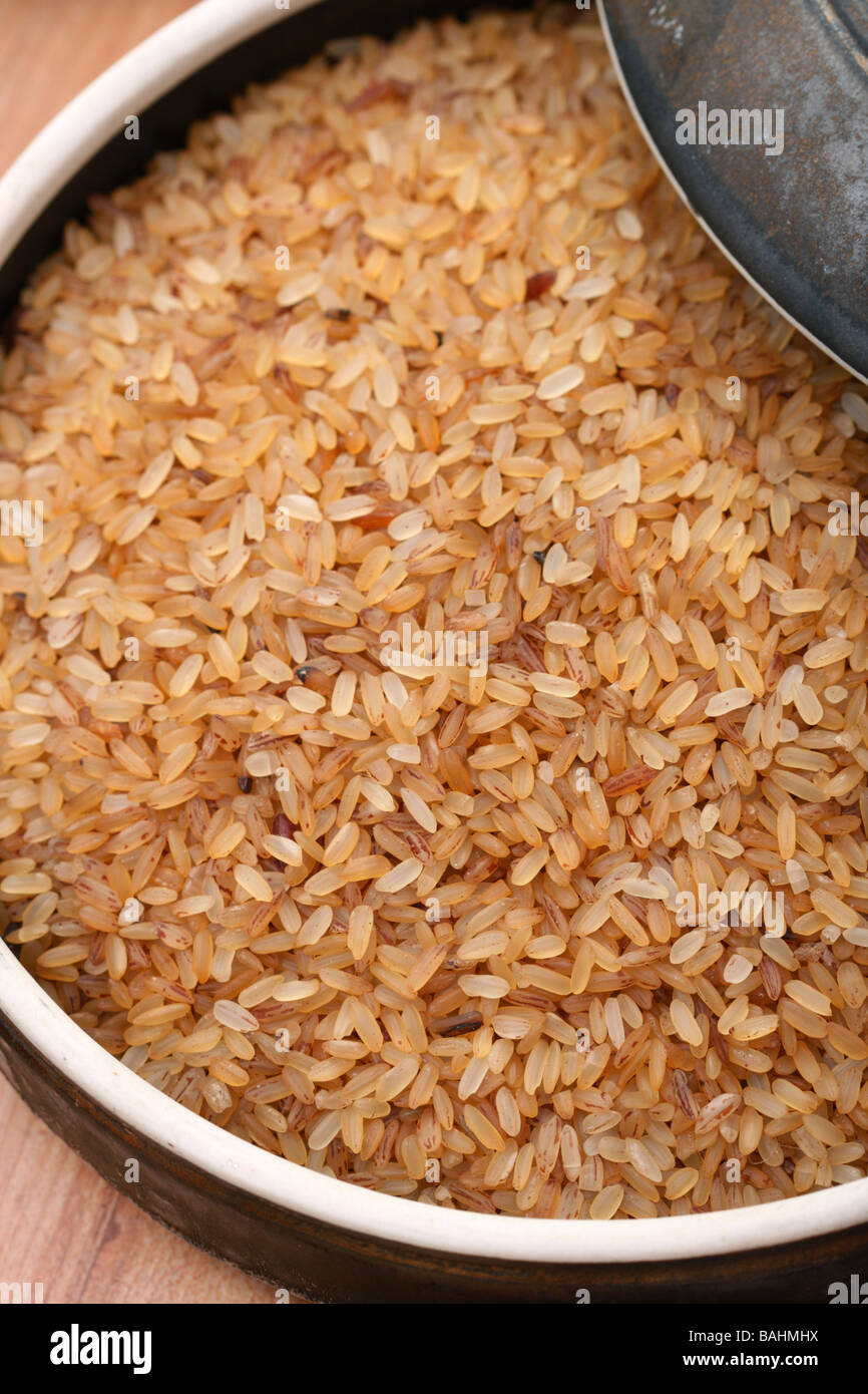 Gekochten Reis oder Parboiled Reis ist Reis, der in der Schale gekocht worden Stockfoto