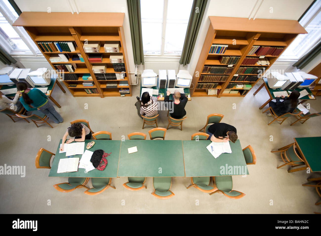 Schüler in einer Schule Bibliothek obere Ansicht Stockfoto