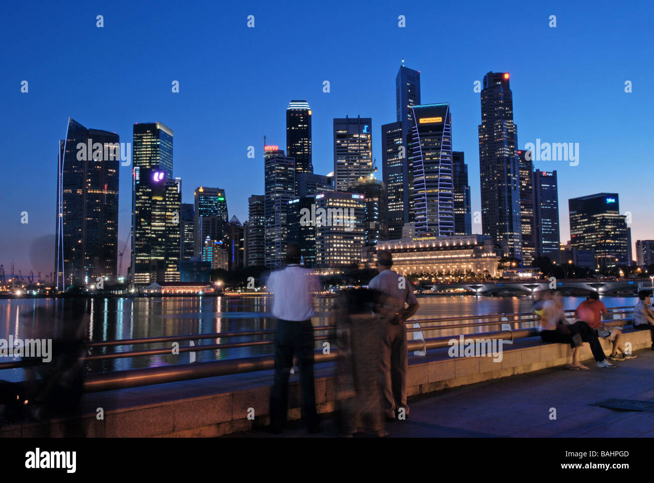 Singapur bei Nacht Stockfoto