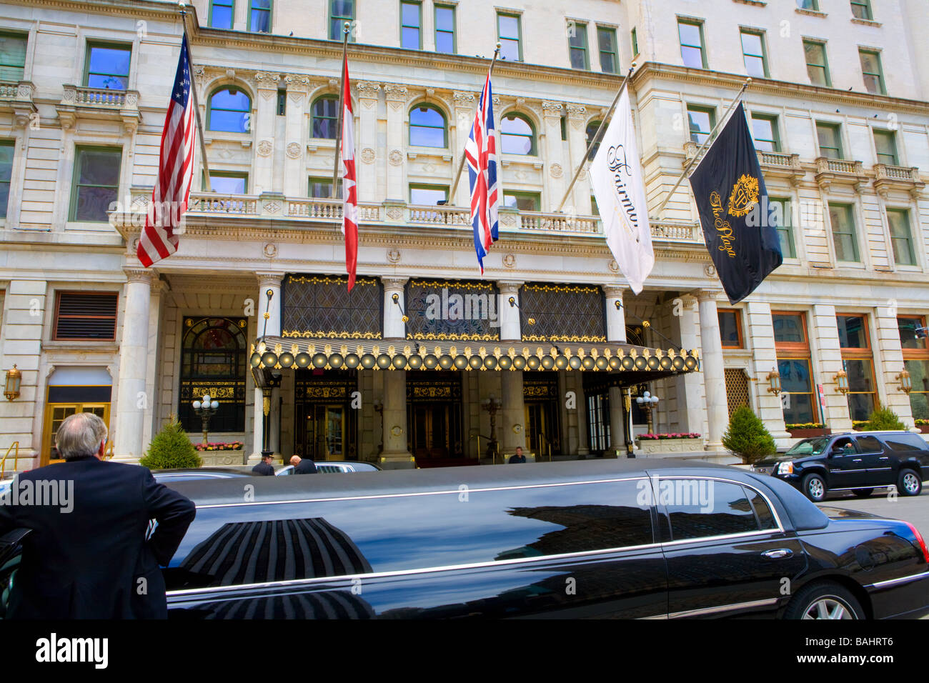 Limousinen Line-up im The Plaza Hotel gegenüber vom Central Park New York City Stockfoto
