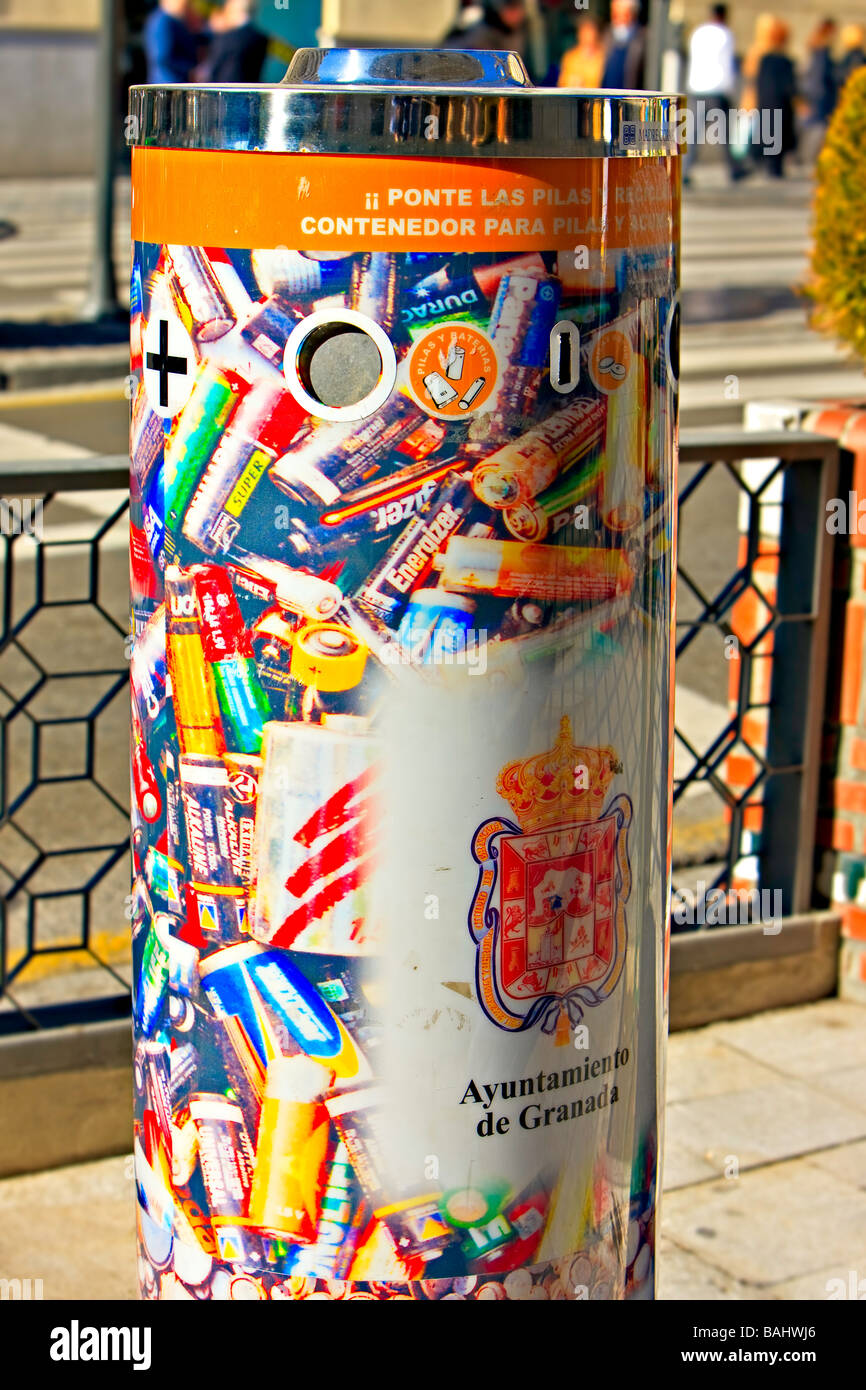 Batterie-Papierkorb in der Stadt von Granada Provinz Granada Andalusien Andalusien Spanien Europas Stockfoto