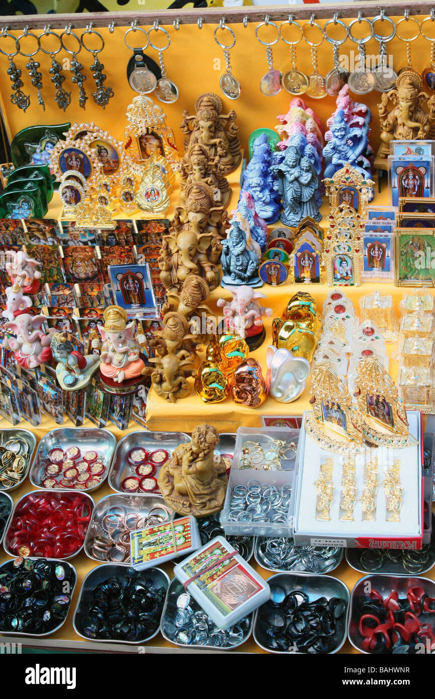 Gruppe von ausgefallenen religiöse Gegenstände zum Verkauf Stockfoto