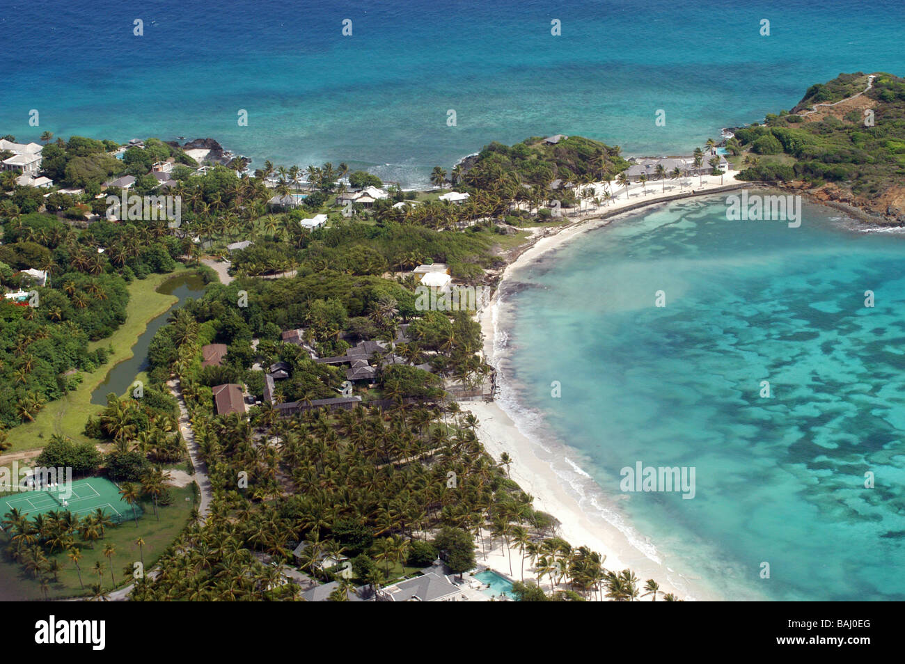 Mustique ist einer kleinen privaten Insel in der Karibik am Rande des karibischen Meeres. Abgebildet ist Mick Jaggers Hause Ariel Stockfoto
