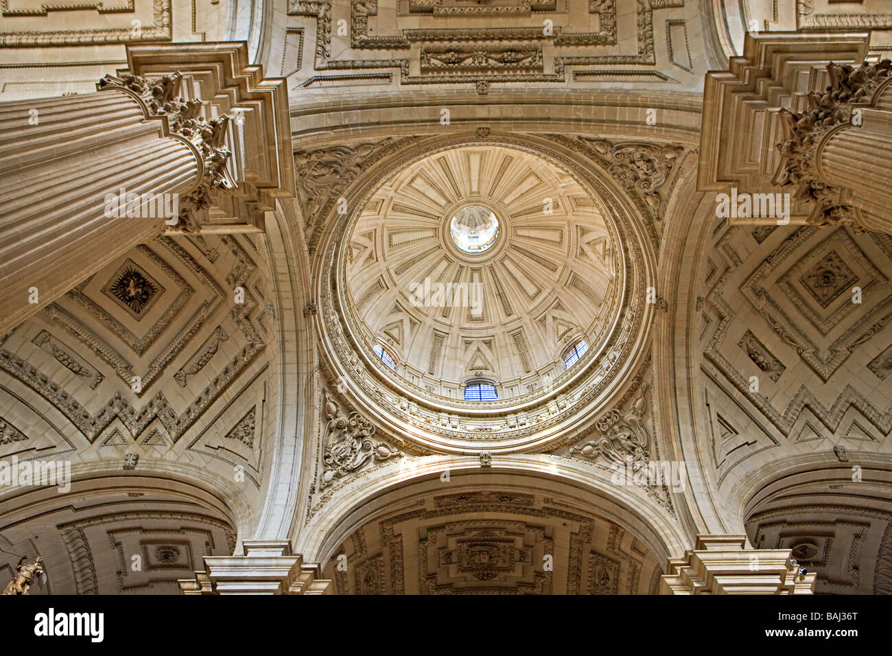 Innenraum der Kuppel der Kathedrale von Jaen Sagrario Bezirk Stadt von Jaen Provinz Jaen Andalusien Andalusien Spanien Europas Stockfoto