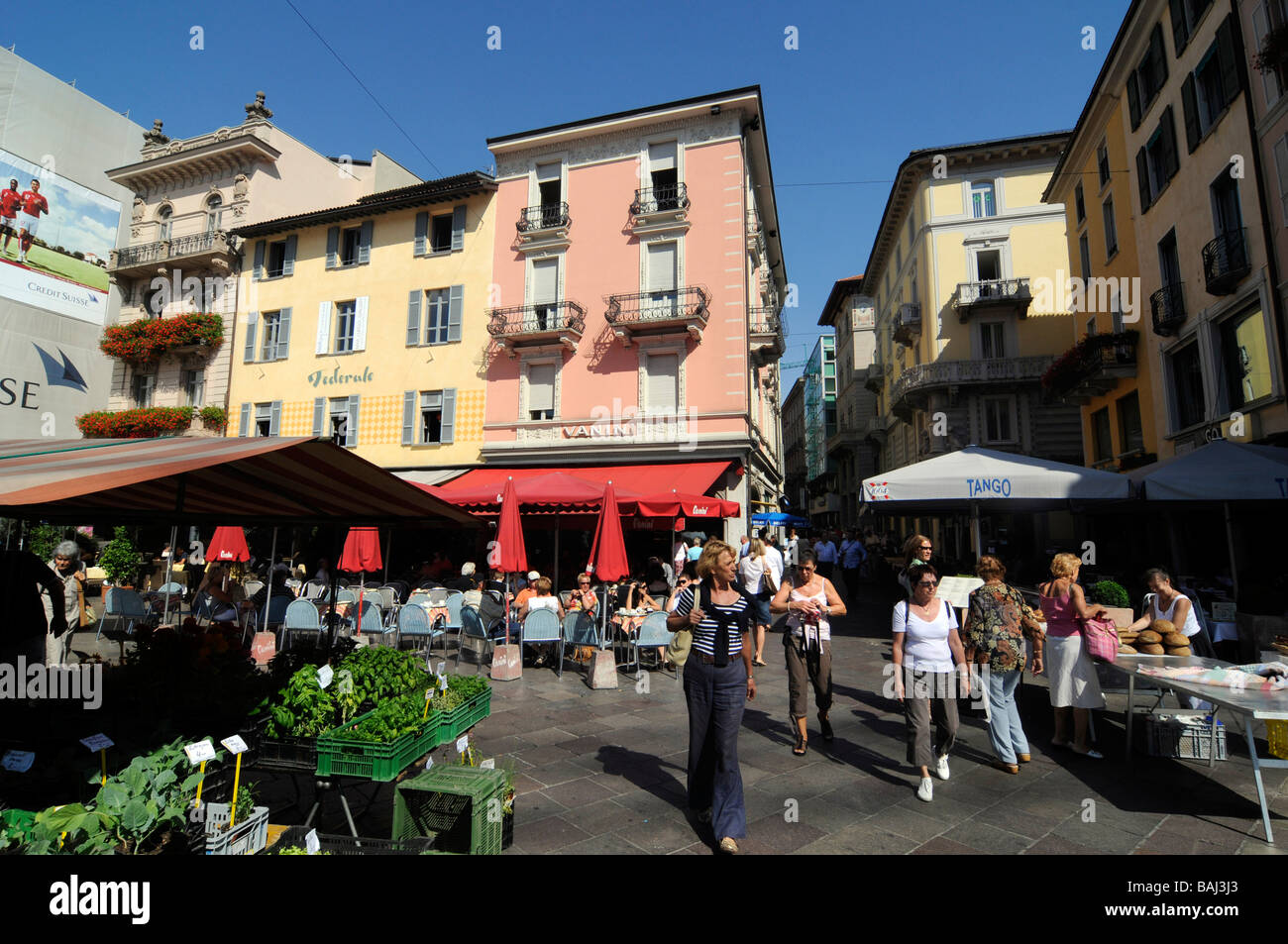 Ein traditioneller Markt im Zentrum von Lugano, Kanton Tessin, Schweiz Stockfoto