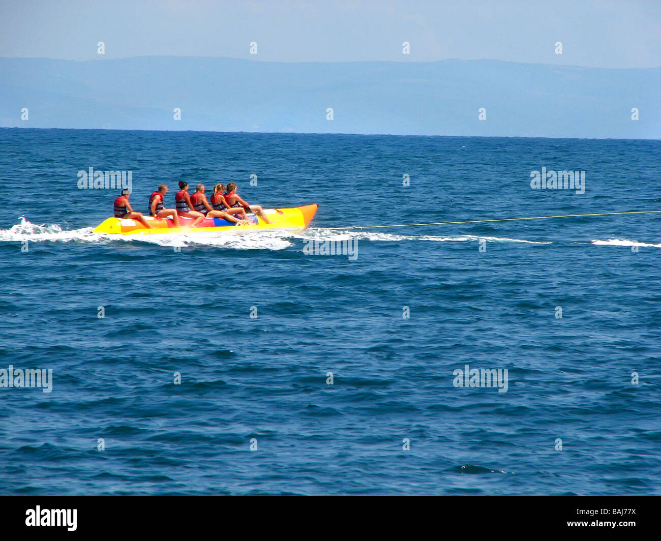 Ein Fun Banana Ride im Schwarzen Meer - Unterhaltung Stockfoto