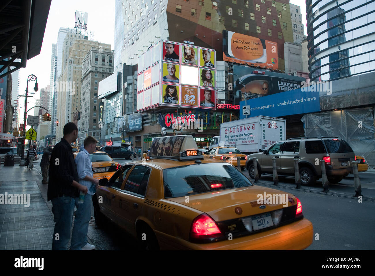 Zwei Männer, ein Taxi New York City Stockfoto