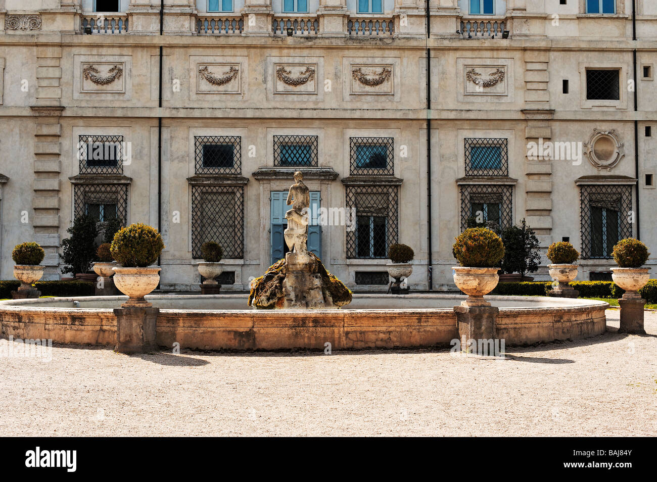 Brunnen im Garten der Villa Rom Stockfotografie Alamy
