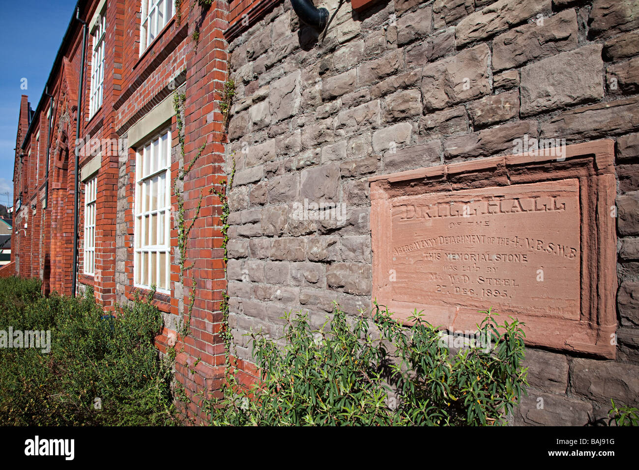 Der Drill Hall Abergavenny im April 2009 nach dem Kauf für Kino Konvertierung aber bevor Arbeit Wales UK begann Stockfoto