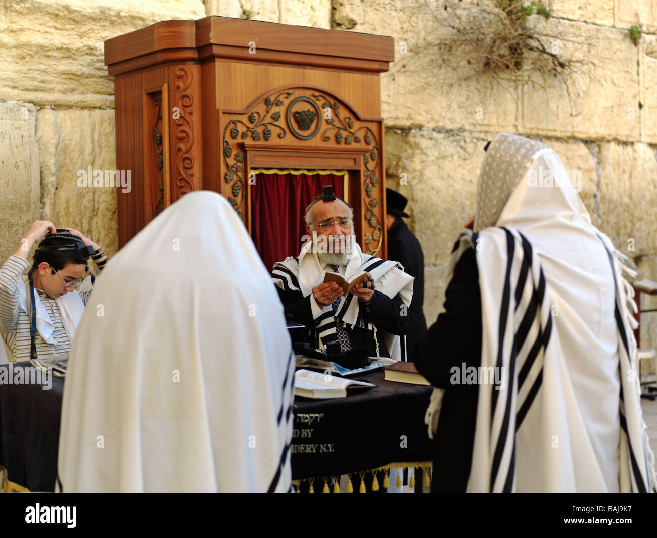 Israel-Jerusalem-Klagemauer oder Klagemauer mit Diener Stockfoto