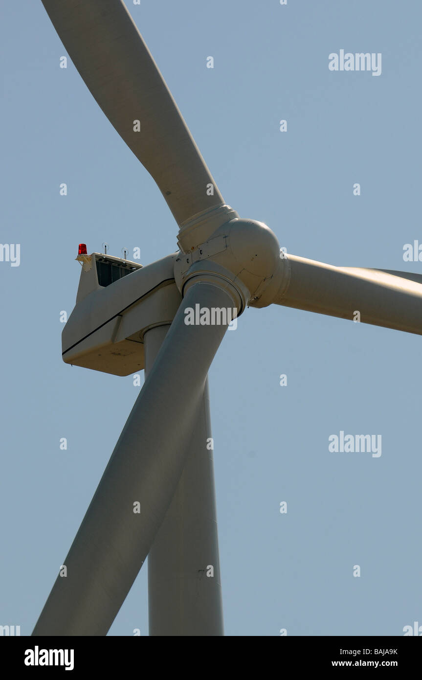 Nahaufnahme von drei Klingen auf Wind Mühle Windmühle Stockfoto
