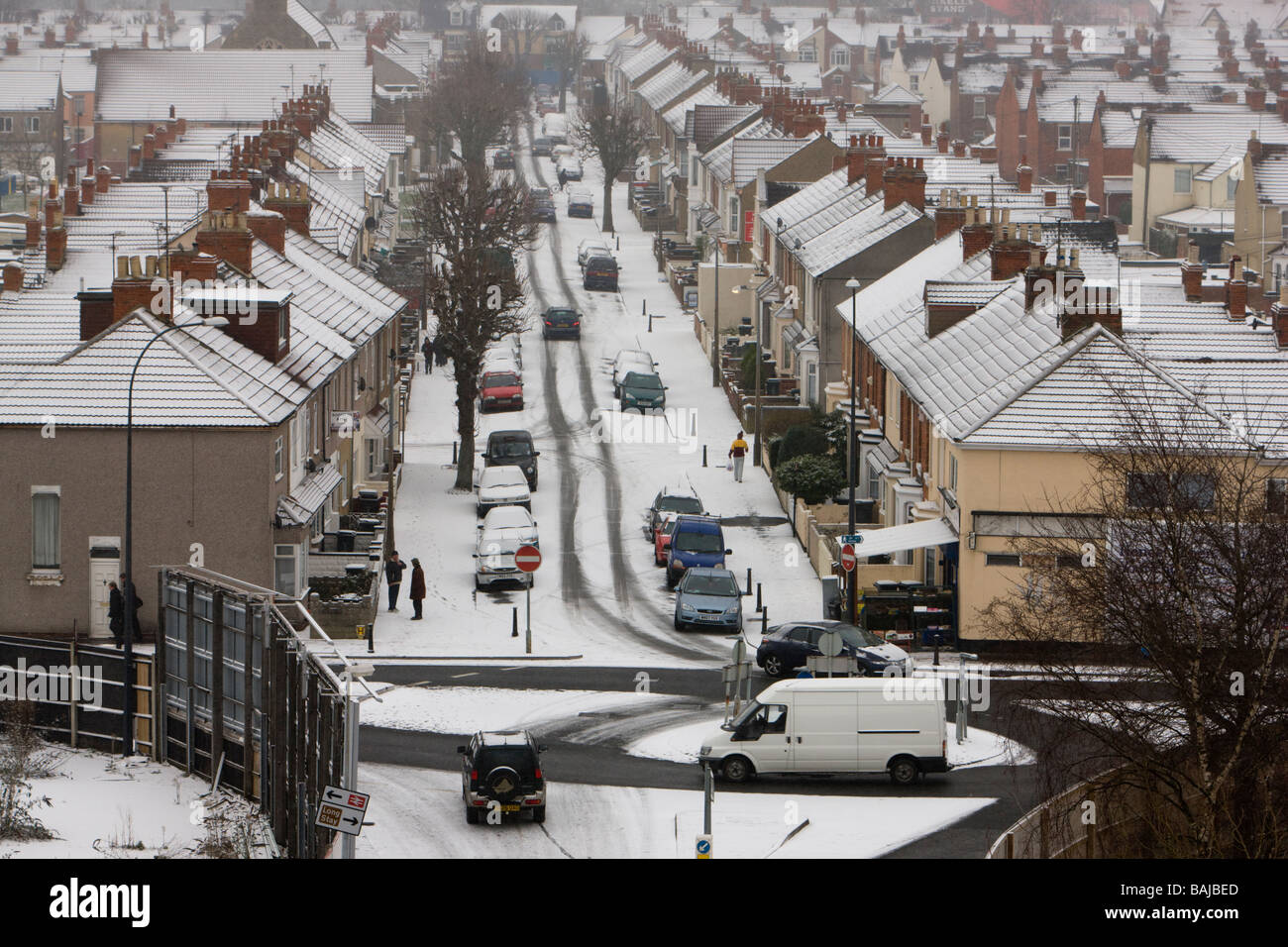 Erhöhten Blick auf Swindon Stadtzentrum im Schnee Stockfoto