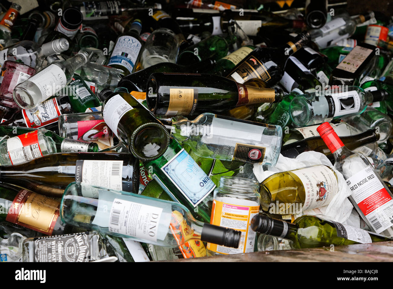 Recycling von Glasflaschen Stockfoto