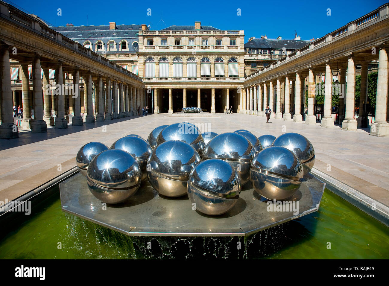 Frankreich, Paris, Palais Royal, Kugeln Skulptur von Paul Bury Stockfoto